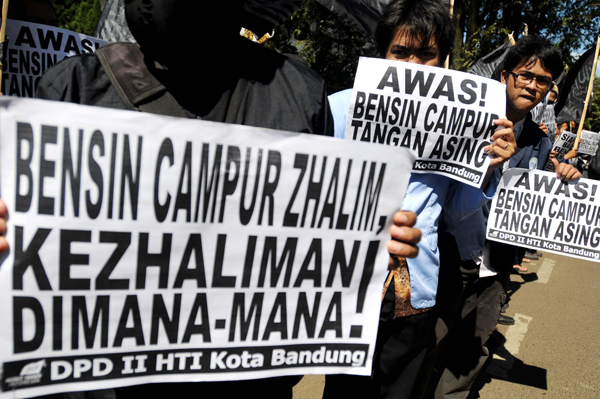  FOTO: Mahasiswa HTI demo tolak kenaikan BBM