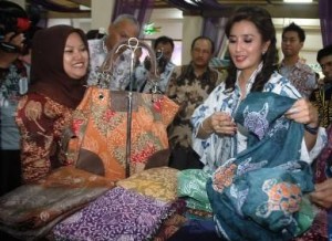  SENDY YUSUF: Batik harus bernilai seni tinggi