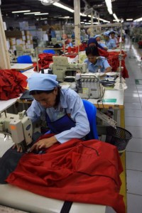  Harga bahan baku kaus sudah naik 10-20%