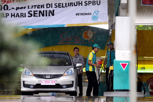  FOTO: Pertamax naik, konsumen beralih ke Primax 92 Petronas