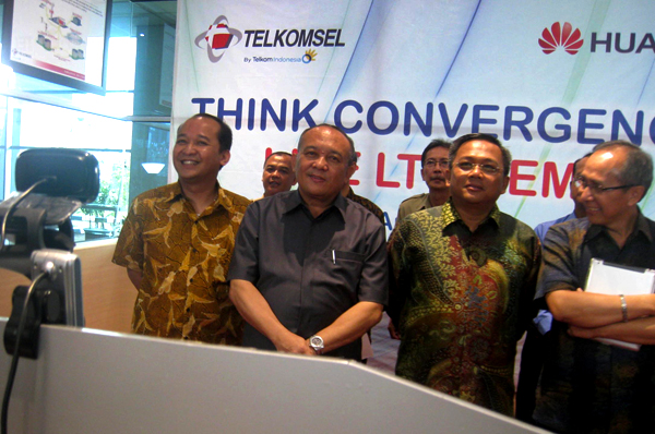  FOTO: Telkomsel uji keandalan LTE video conference