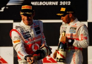  Lewis Hamilton-Jensen Button jadi model perhiasan pria