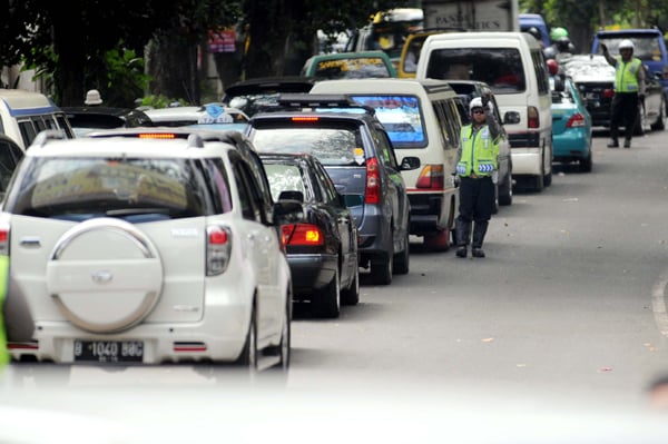  FOTO: Urai kemacetan saat liburan, Jalan Sukajadi direkayasa