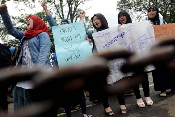  FOTO: Mahasiswa tolak pengesahan RUU PT