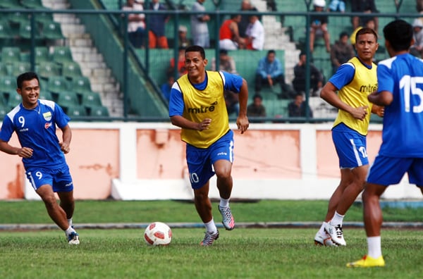  FOTO: Duet Along-Souza siap turun lawan Gresik United