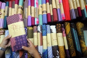  BATIK TASIKMALAYA: Koperasi batik harus dihidupkan kembali