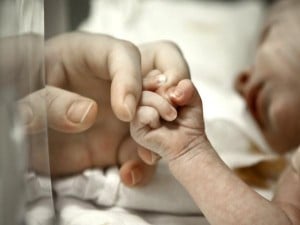  Bayi hidup lagi setelah "mati" selama 12 jam