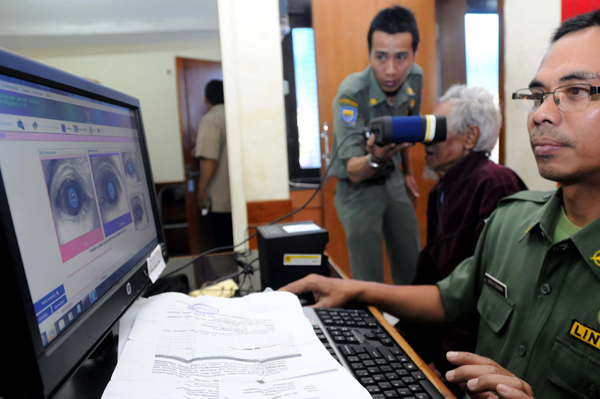  FOTO: 1,9 Juta warga Kota Bandung wajib bikin e-KTP