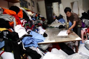  Bahan baku naik, sentra Kaos Suci naikan harga 20%