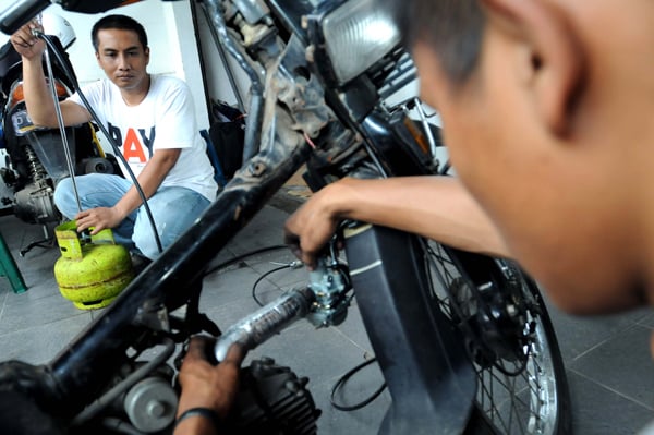  FOTO: Motor bahan bakar gas, 1 tabung tempuh 250km