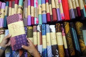  Di Rumah Batik Agnesia, motif batik bisa dipesan