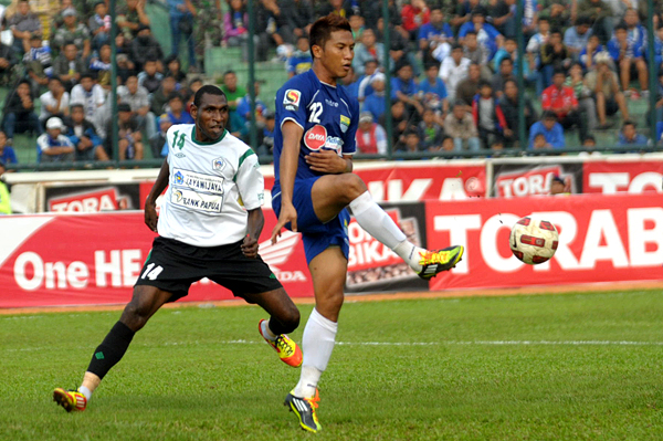  FOTO: Along cetak 2 gol antar kemenangan Persib atas Persiwa