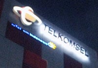  KINERJA OPERATOR: Telkomsel paling kinclong