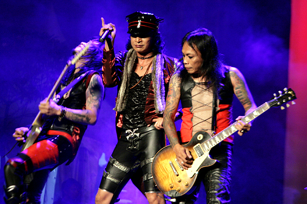  FOTO: /rif gebrak Bandung dengan 'Rock & Roll Fantasy'