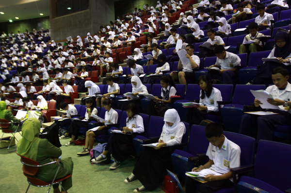  FOTO: 1.525 siswa SMP berebut 256 kursi di SMAN 3 Bandung