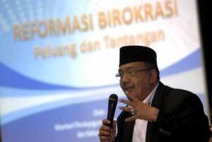  Menpan Azwar Abubakar hadiri seminar AIPI di Gedung Merdeka