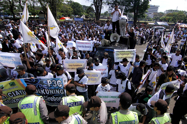  FOTO: Massa Demo Tuntut Pembentukan Provinsi Cirebon