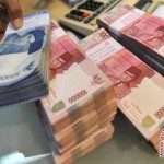  NILAI TUKAR: Rupiah Tertekan Oleh Situasi yang Kompleks 