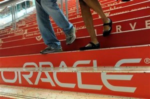  ORACLE Coba Turunkan Tahta IBM di Bisnis Perangkat Keras