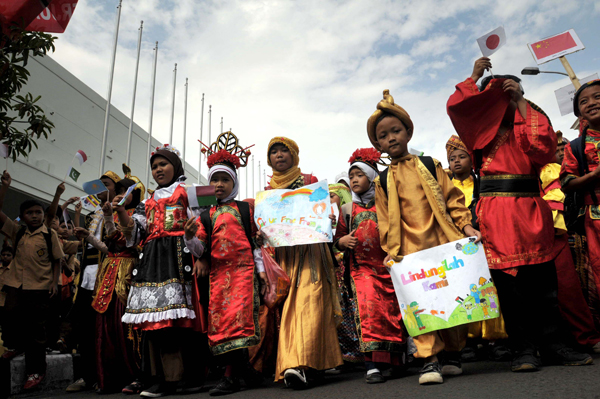  FOTO: Sekolah Juara Napak Tilas KAA Memperingati Hari Anak Internasional