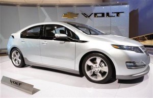  MOBIL HYBRID: Chevy Volt Singkirkan Prius & Nissan