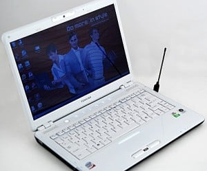  GADGET: Toshiba Rilis Laptop M800 yang Berkinerja Tinggi 