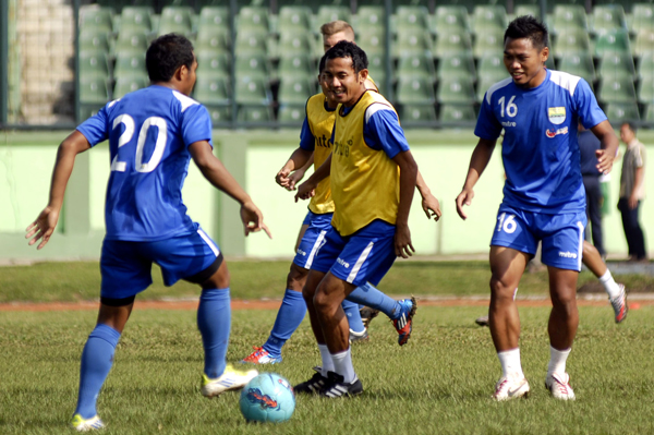  FOTO: Jajaran Pelatih Perbaiki Inkonsistensi Persib