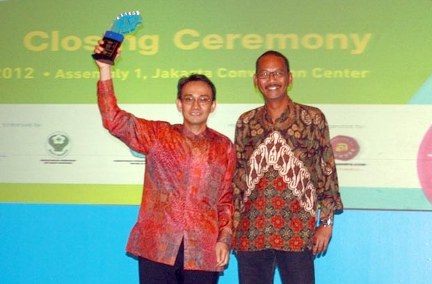  XL Raih 4 Penghargaan Indonesia Cellular Award 2012