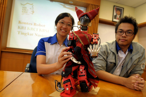  FOTO: 50 Universitas Ikuti Kontes Robot Indonesia 2012 di Sabuga ITB