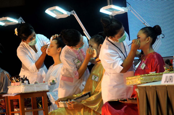  FOTO: Adu Keterampilan "Beauty Therapy" di LKS SMK Tingkat Nasional di Sabuga ITB