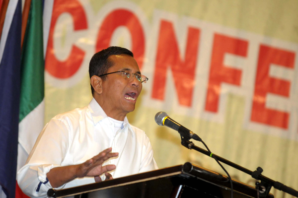  FOTO: Dahlan Iskan Bahas Kemiskinan di Konferensi Distrik Rotary International di Bandung