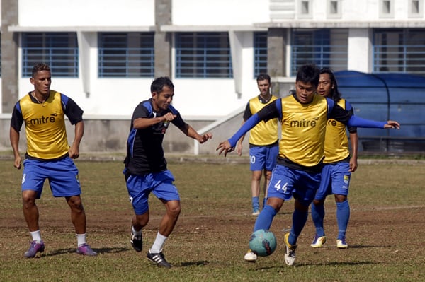  FOTO: Persib Fokus Latihan Persiapan Laga Kandang Terakhir Menjamu Persidafon