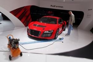  MOBIL LISTRIK: Audi R8 e-tron, Si Jago Ngebut