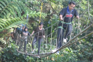  Petualangan Alam di Kemah Safari Resort Memang Seru Abis!