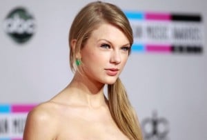  PENYANYI MUDA KAYA: Taylor Swift Geser Justin Bieber