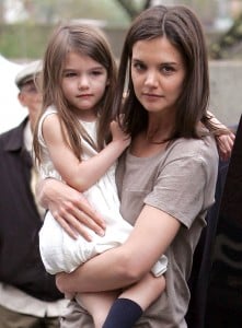  Katie Holmes & Suri Kecelakaan Mobil