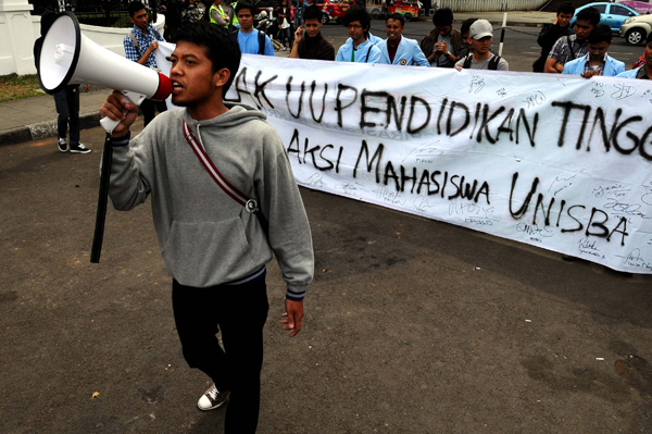  FOTO: Mahasiswa Demo Tuntut UU Pendidikan Tinggi Dicabut