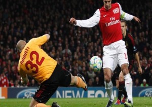  SEPAK BOLA: Arsenal Pagari Van Persie