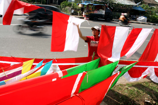  FOTO: Penjual Bendera Marak Jelang Hari Kemerdekaan