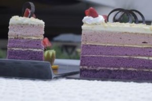  Nikmati Ombre Cake dan Kurma Latte di Aston Braga