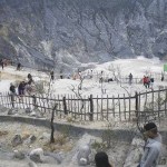  Gerbang Wisata Tangkubanparahu Diblokir Pedagang