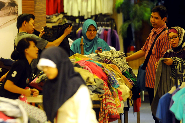  FOTO: Libur Lebaran, Factory Outlet Diserbu Wisatawan