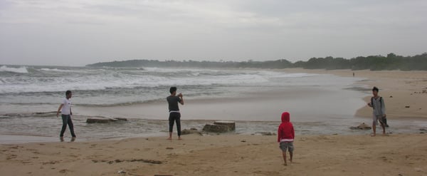  INFO MUDIK: 4 Tewas Saat Berenang di Palabuhanratu