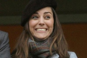  GAYA BUSANA Kate Middleton Kini Bisa Ditiru Melalui Ponsel 