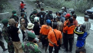  GUNUNG PAPANDAYAN TERBAKAR: BPBD Jabar Turunkan Tim Gabungan