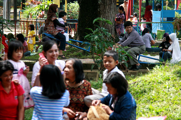  FOTO: Taman Lalu Lintas Dibanjiri Pengunjung