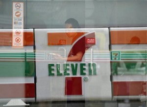  PEMBATASAN WARALABA: 7 Eleven dan Lawson Ditertibkan September