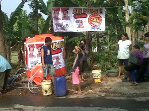  PILKADA KOTA CIMAHI: Pasangan SAE Bantu Air Bersih