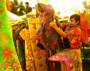  Batik Solo “Full Colour” Hadir di Bandung