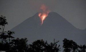  GUNUNG KRAKATAU: Debu Vulkanik Menyebar ke Lampung